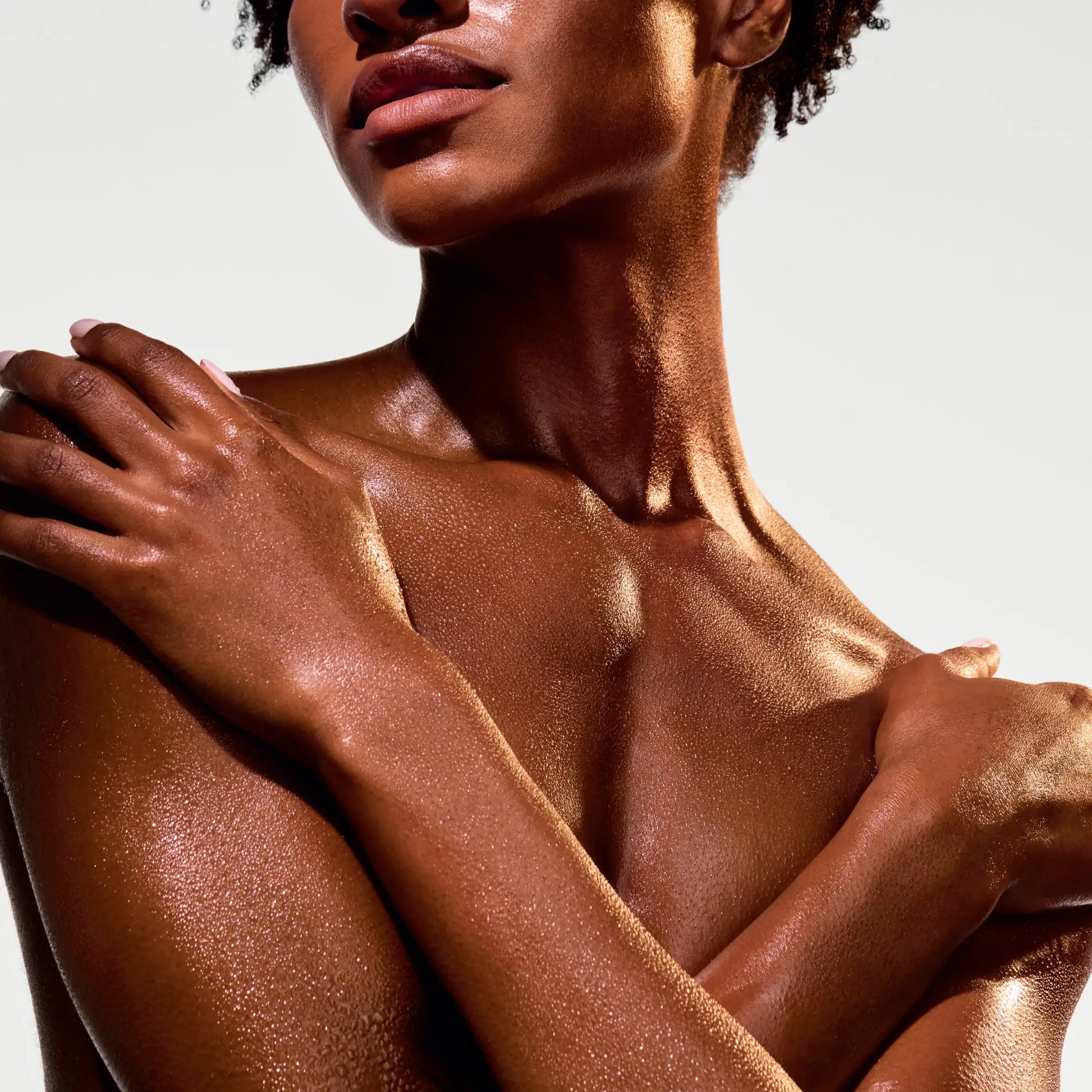 the-glow-getter-multi-oil-body-scrub-x2 NATR-40028-Alt-Image-The_Glow_Getter_Multi-Oil_Body_Scrub-06_1.webp